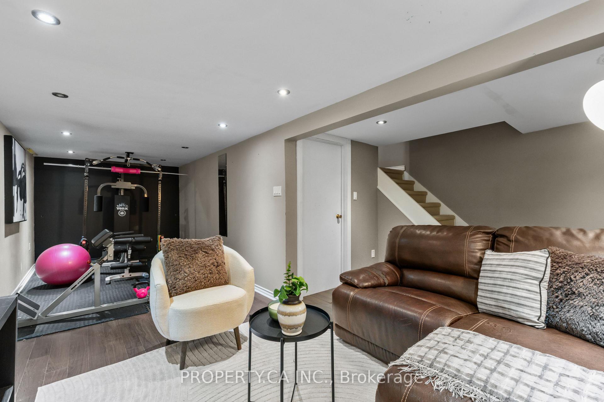 37 Gladstone Square