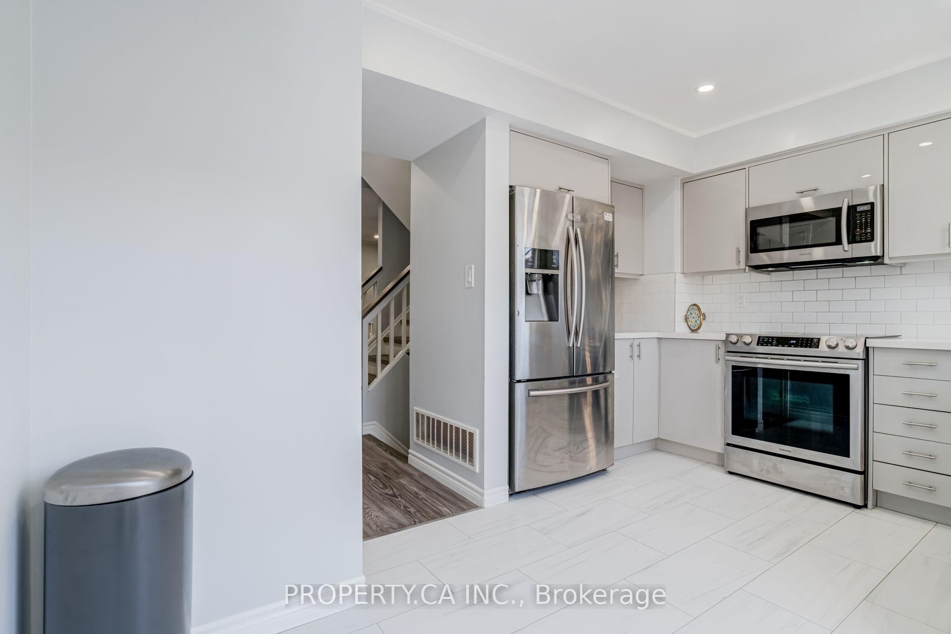 1050 Bristol Road W 45