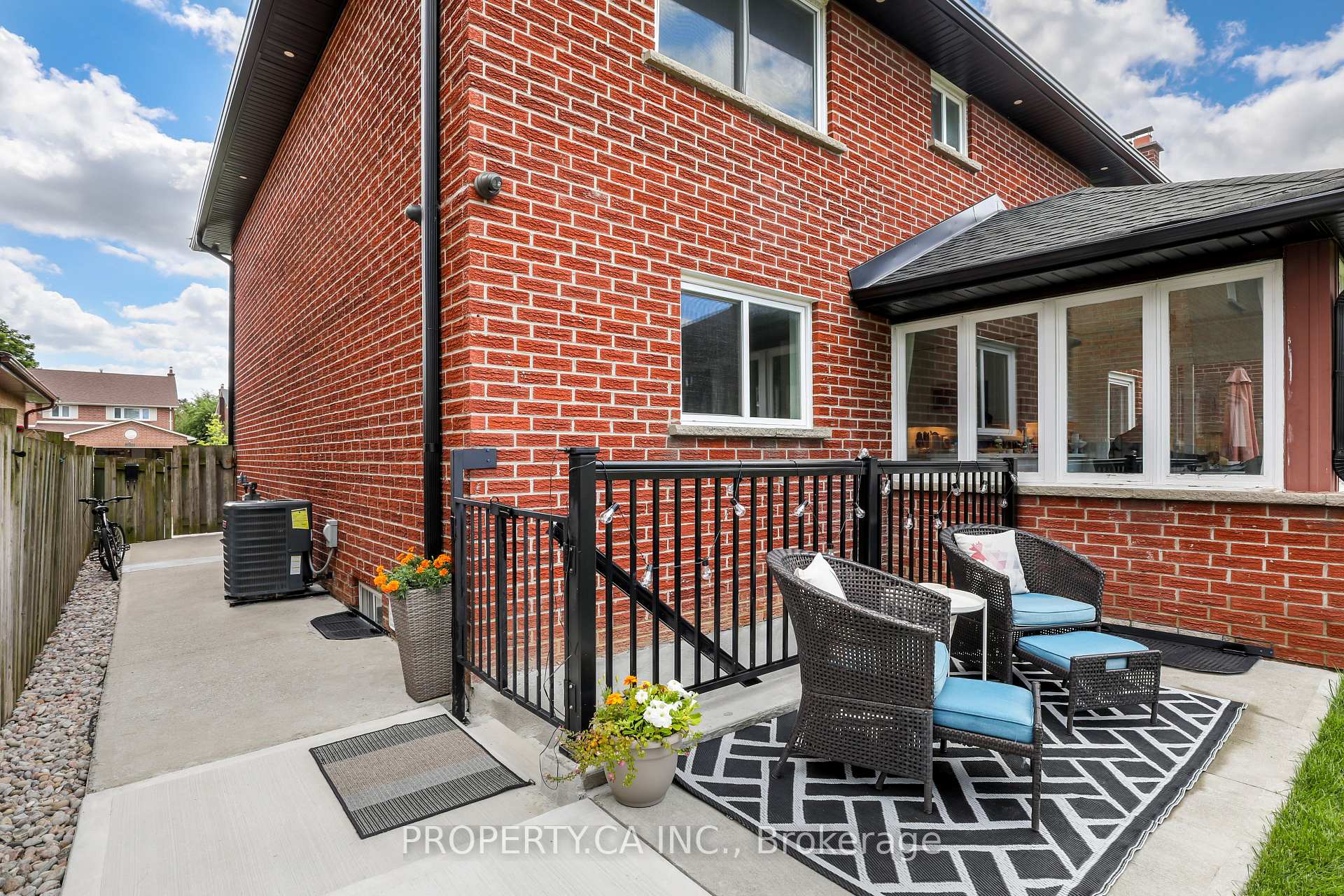 891 Willowbank Trail Lower