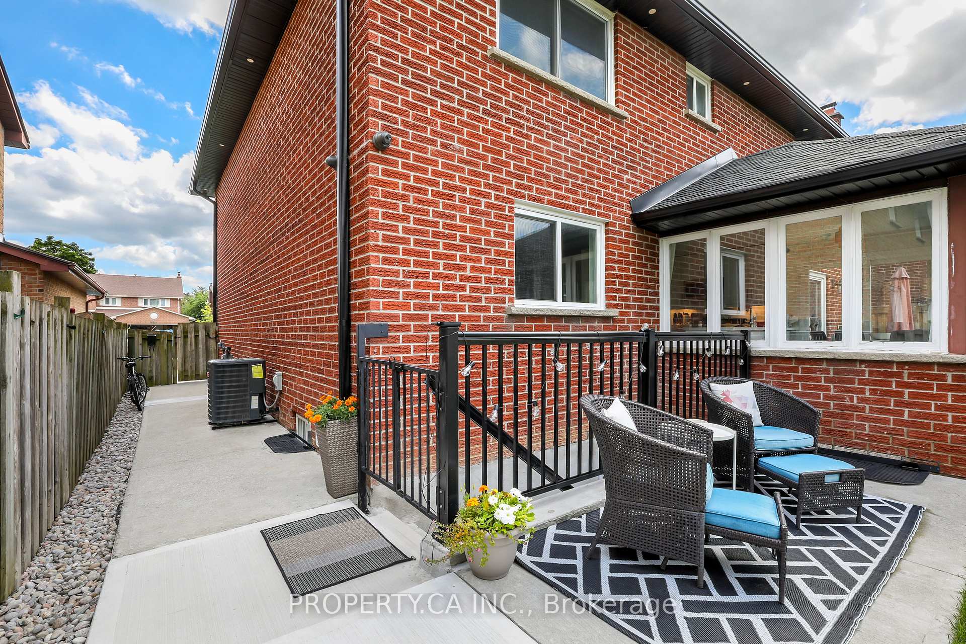 891 Willowbank Trail Lower