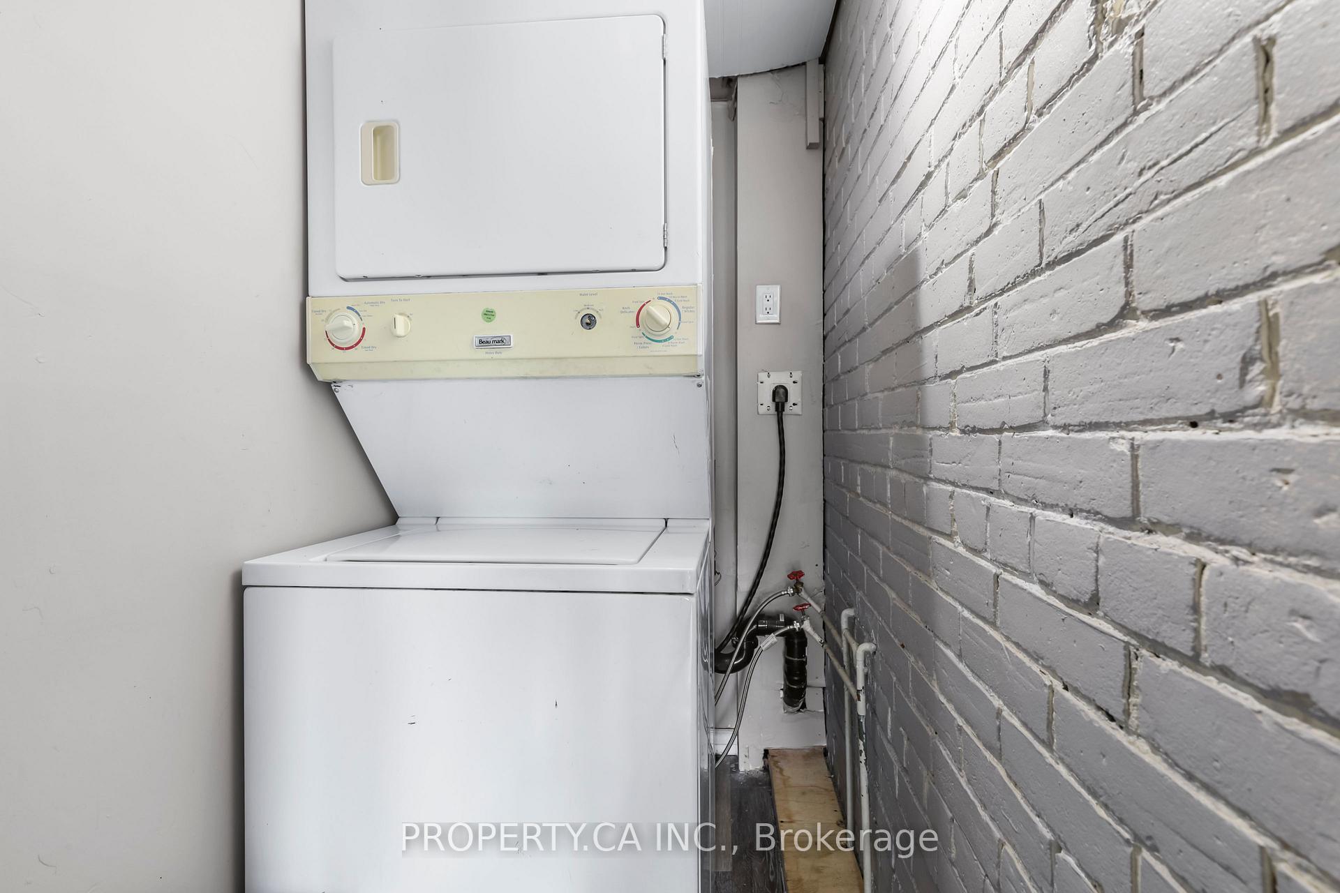 856 Weston Road, Toronto