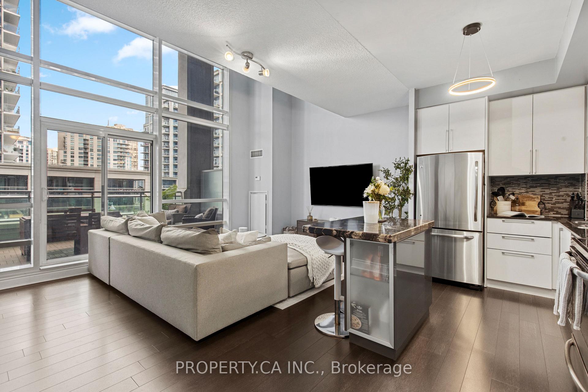 16 Brookers Lane 211, Toronto Unit: 211
