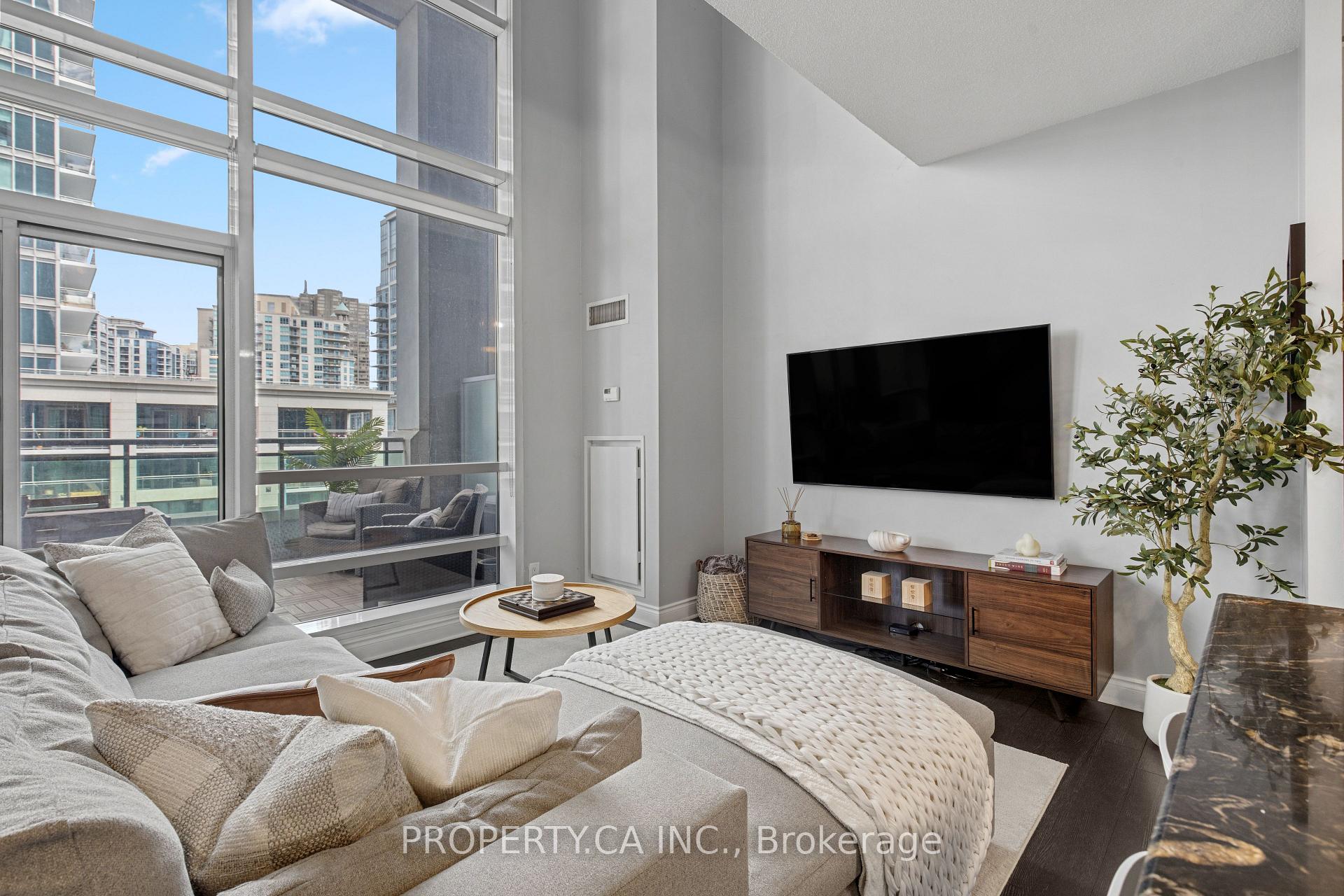 16 Brookers Lane 211, Toronto Unit: 211