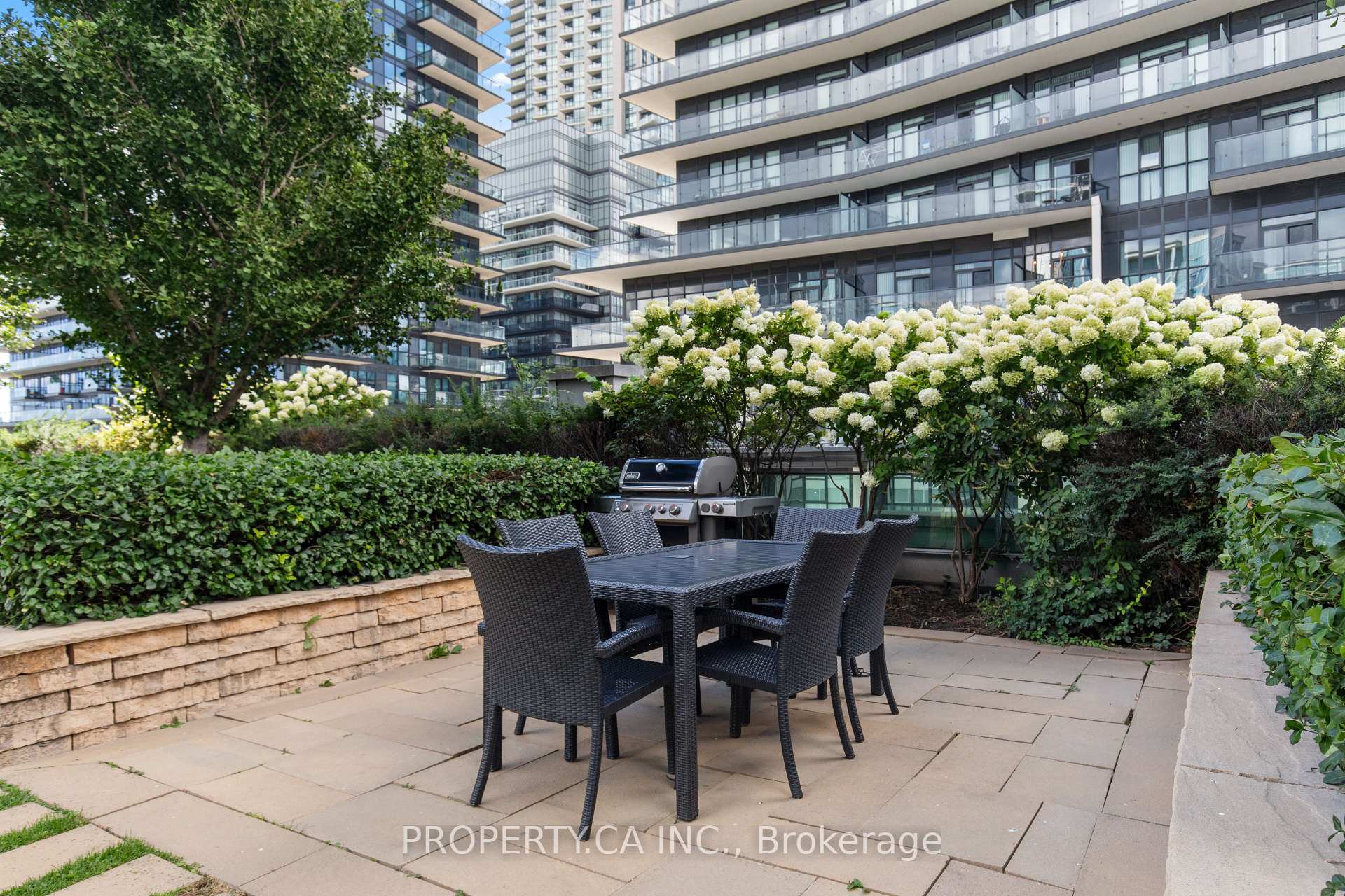 16 Brookers Lane 211, Toronto Unit: 211