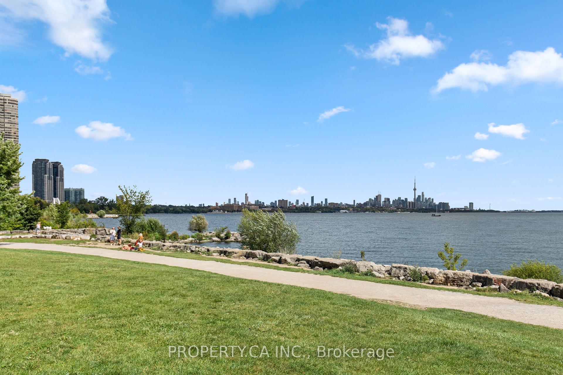 16 Brookers Lane 211, Toronto Unit: 211