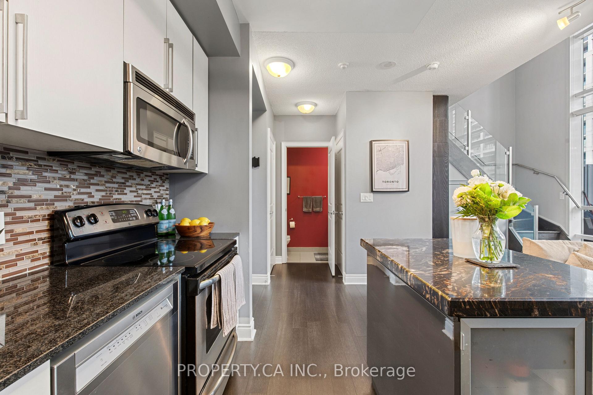 16 Brookers Lane 211, Toronto Unit: 211