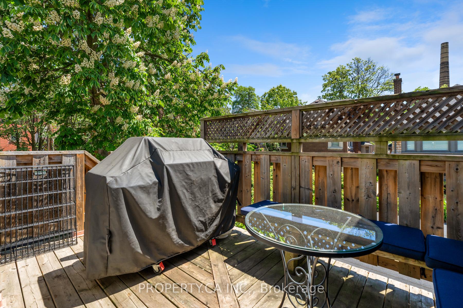 9 Fairview Avenue, Toronto