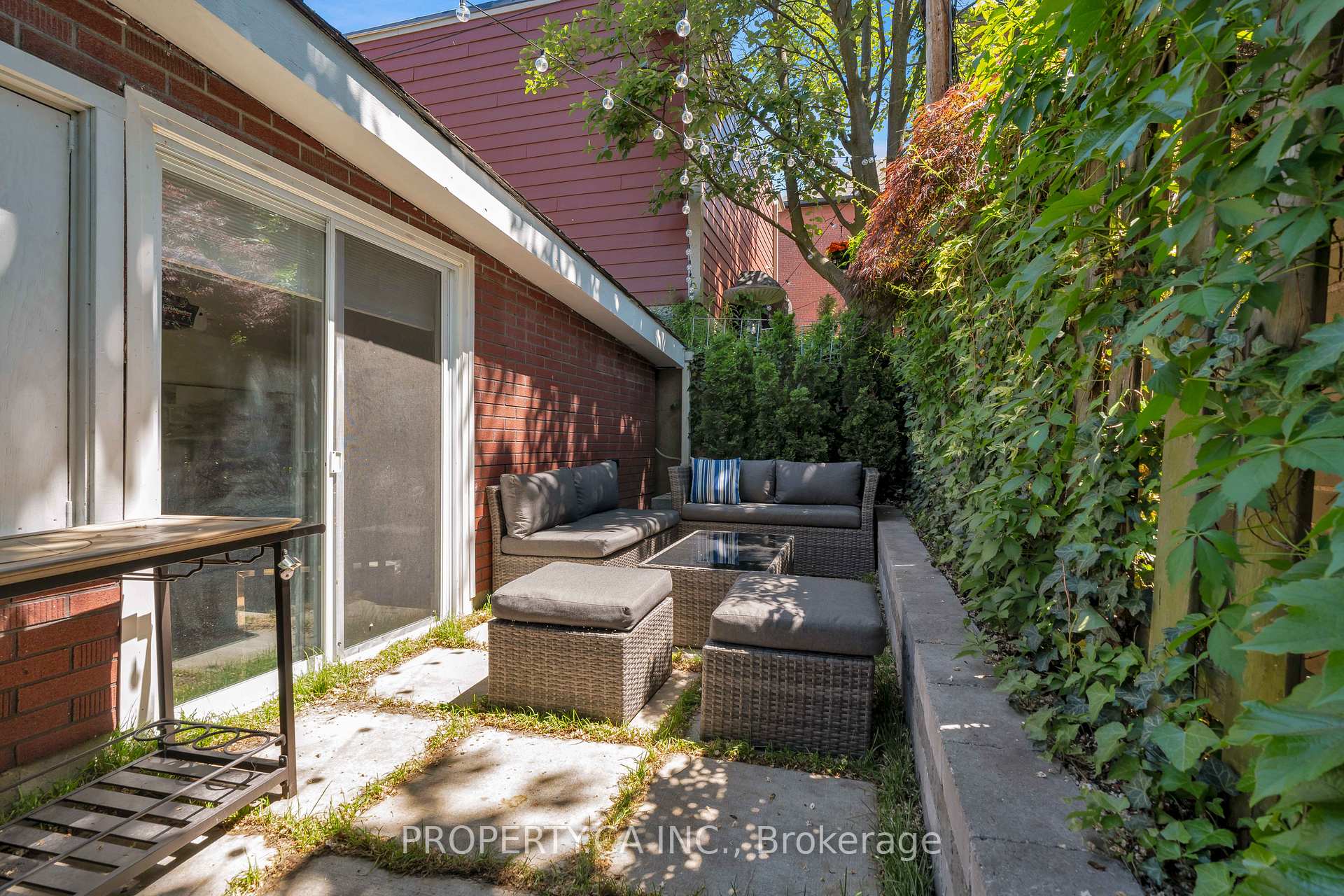 9 Fairview Avenue, Toronto