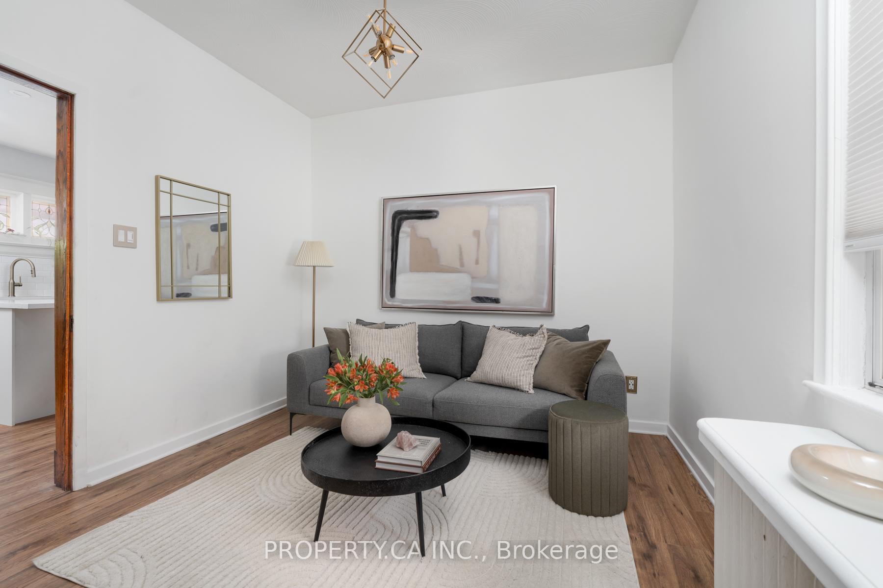 9 Fairview Avenue, Toronto