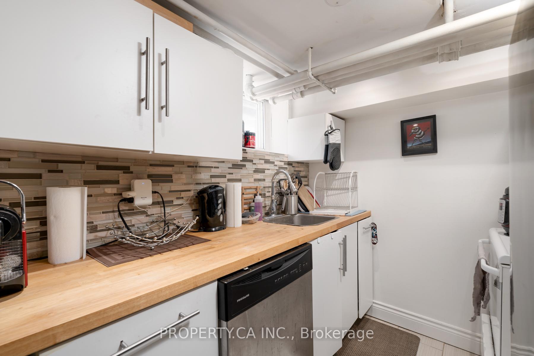 9 Fairview Avenue, Toronto