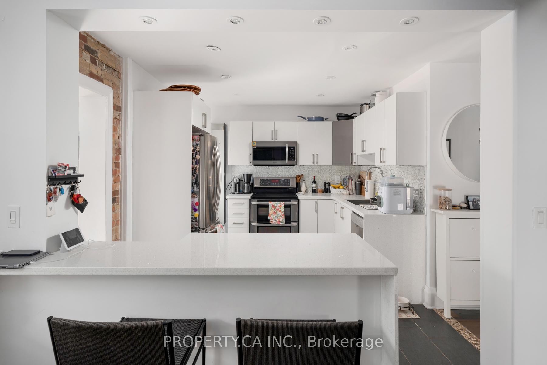 9 Fairview Avenue, Toronto