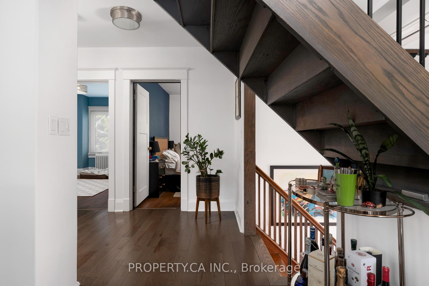 9 Fairview Avenue, Toronto