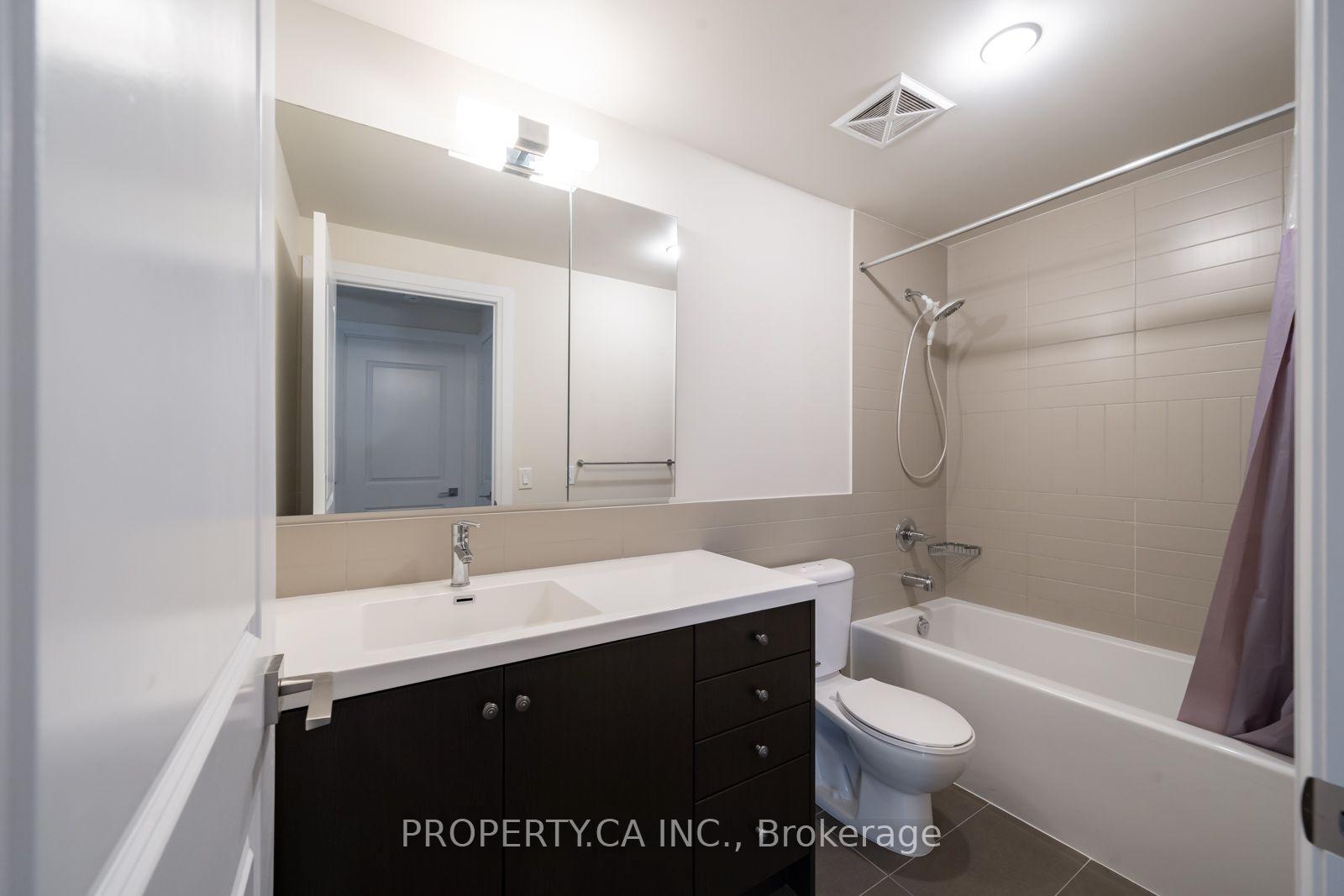 1 Old Mill Drive 613, Toronto Unit: 613