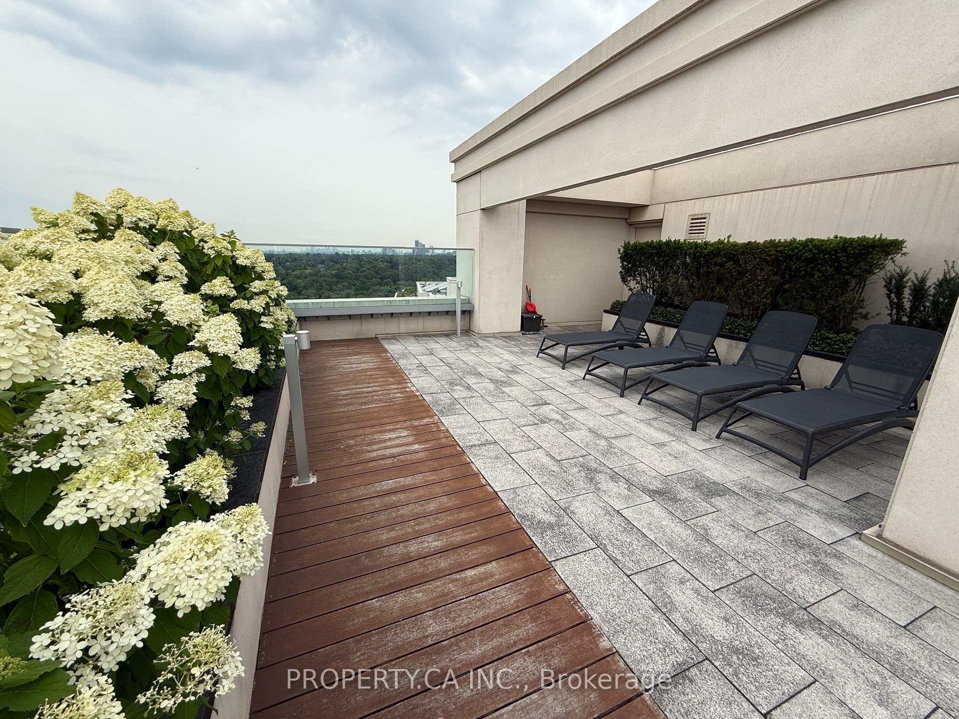 1 Old Mill Drive 613, Toronto Unit: 613