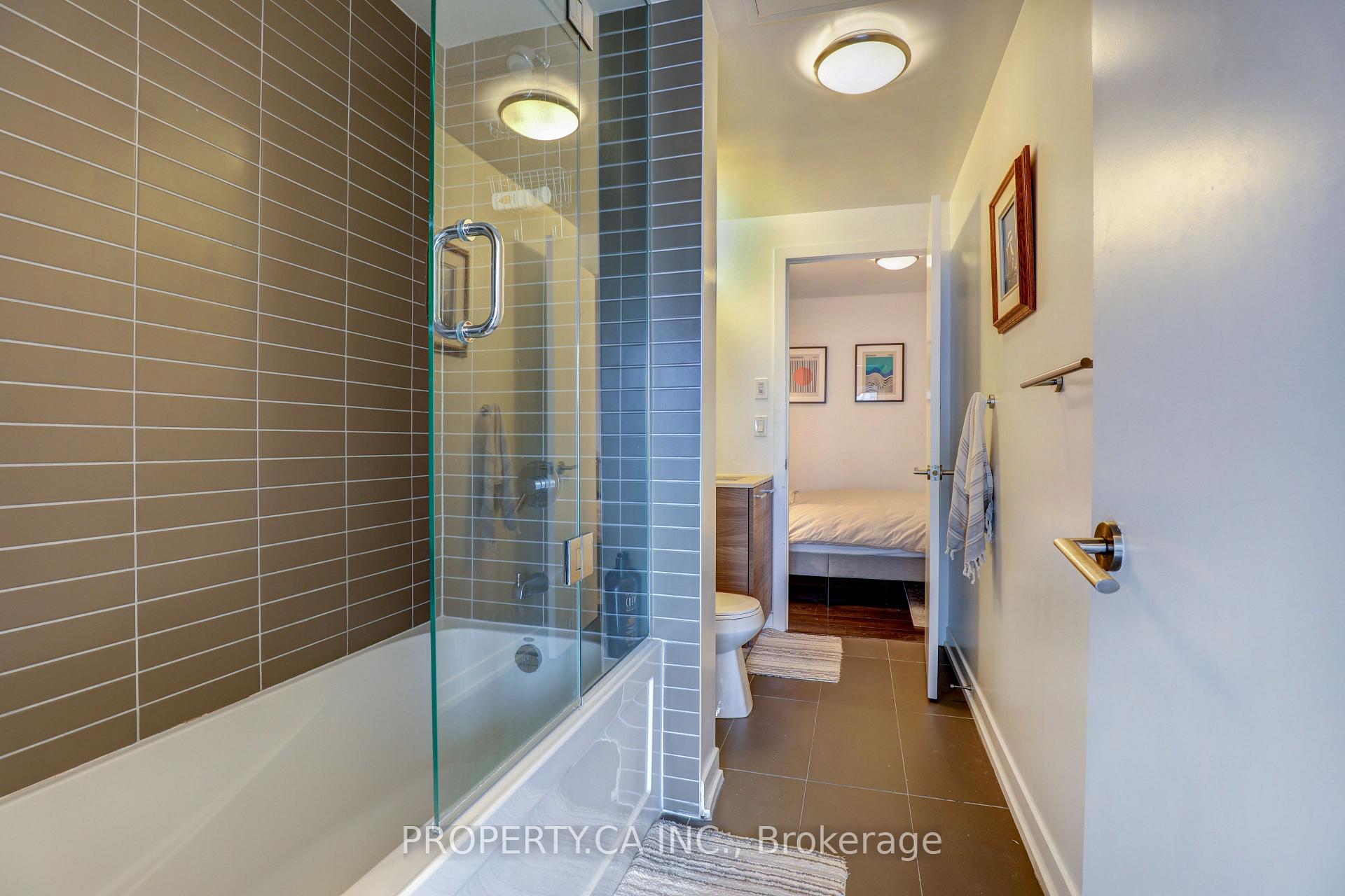 1205 Queen Street W 407, Toronto Unit: 407