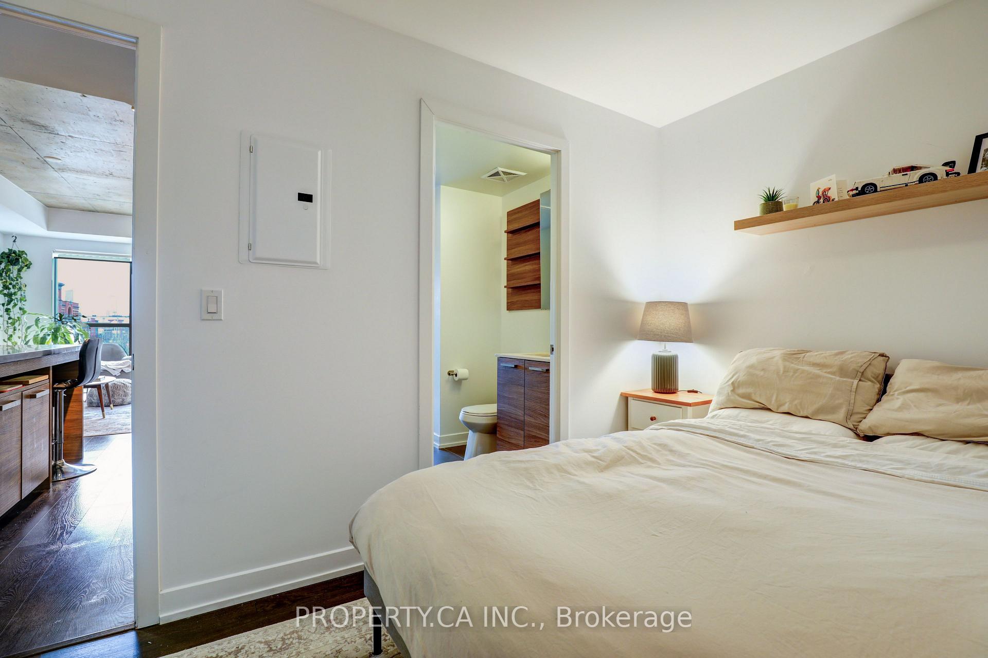 1205 Queen Street W 407, Toronto Unit: 407