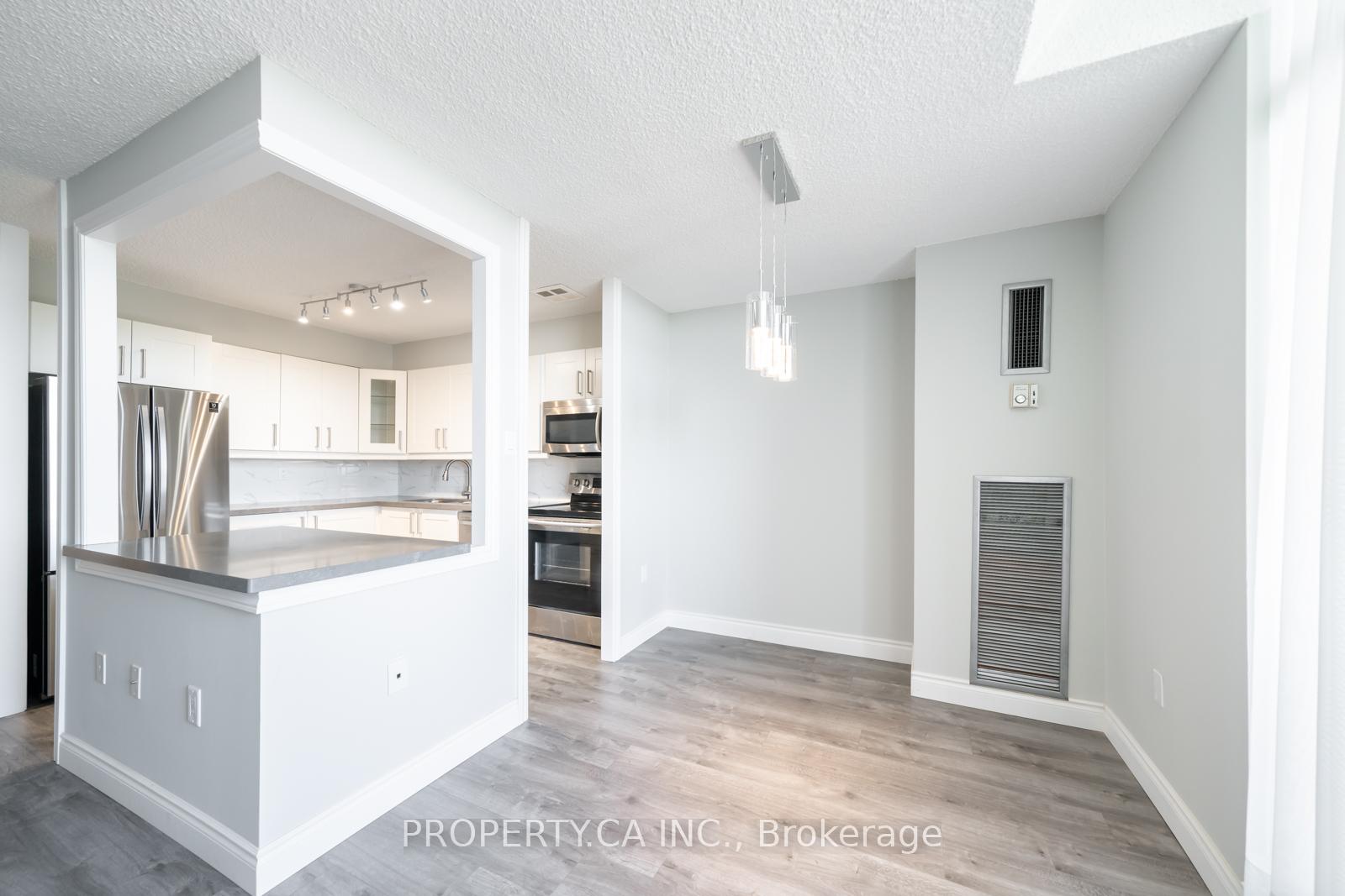 355 Rathburn Road E 1204