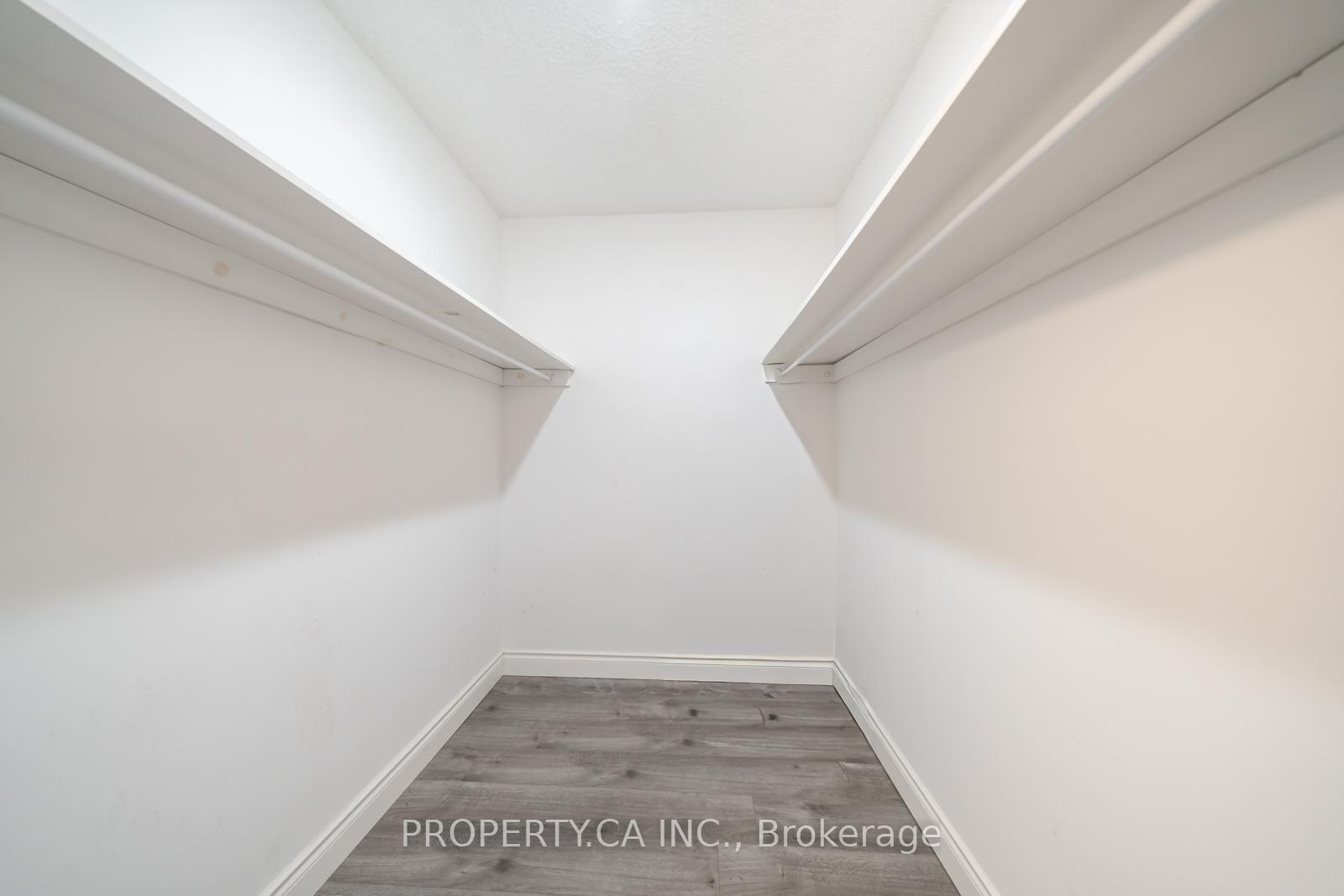 355 Rathburn Road E 1204
