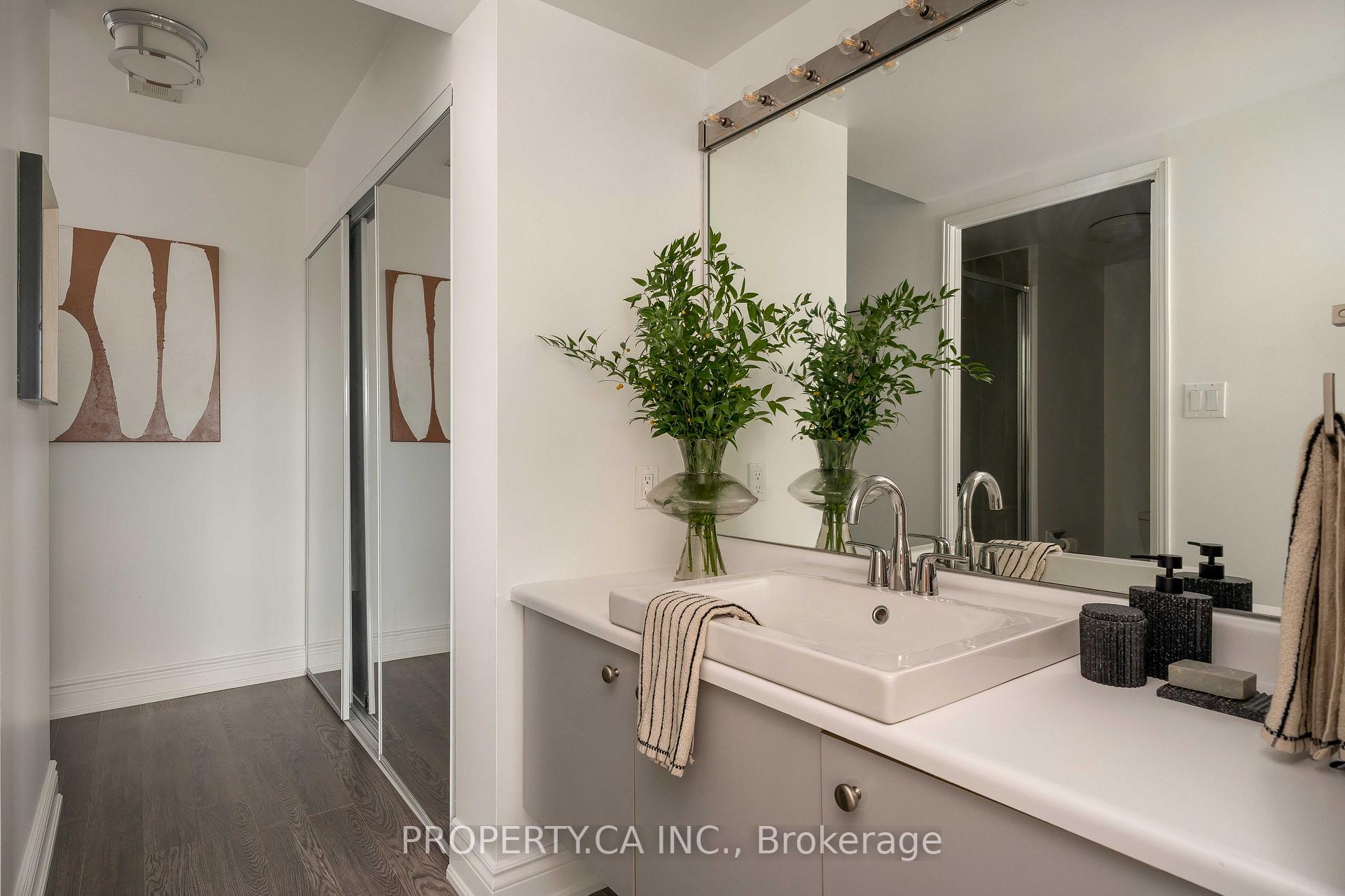 2269 Lake Shore Boulevard W 1701, Toronto Unit: 1701