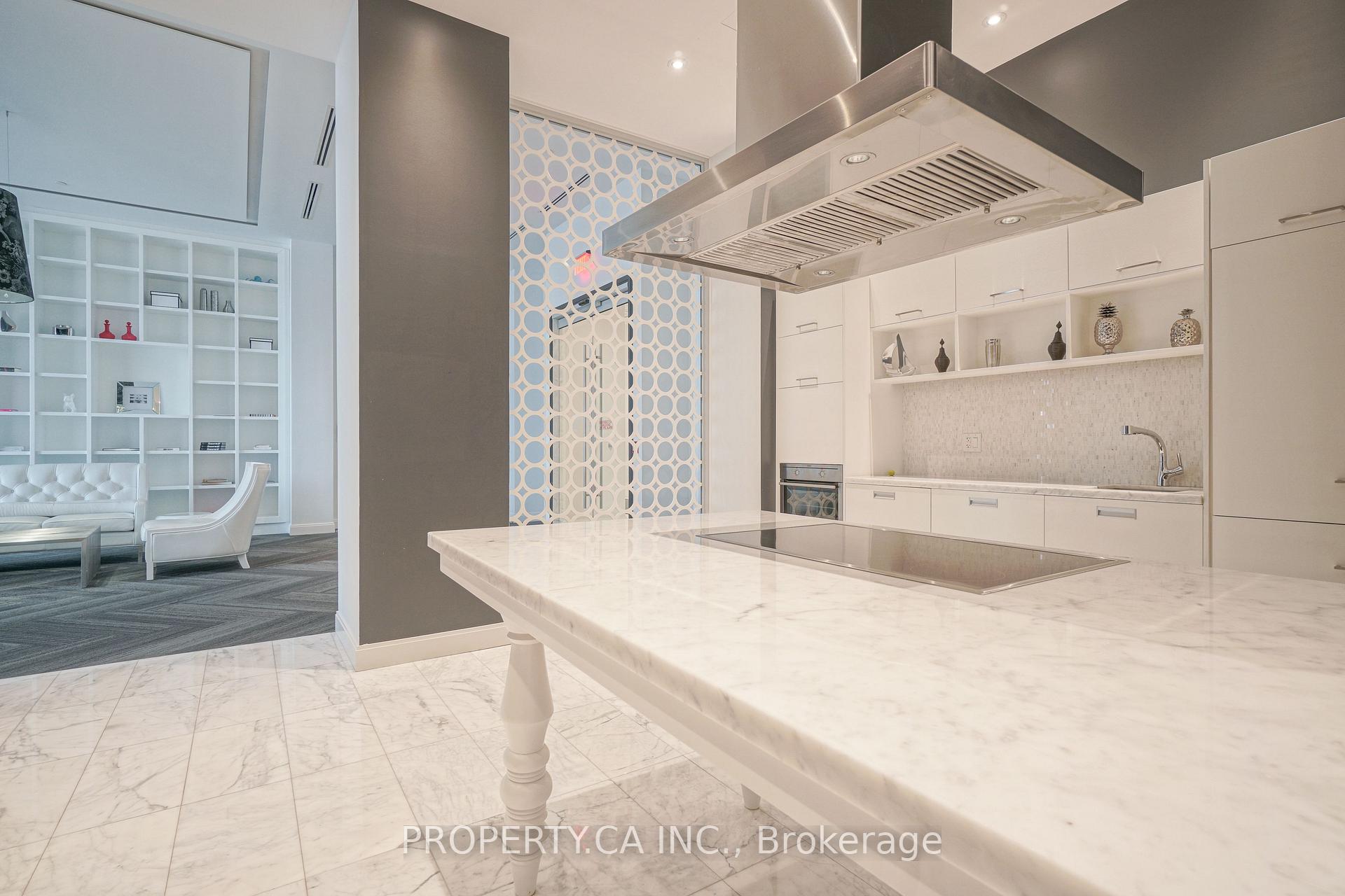 88 Park Lawn Road 1215, Toronto Unit: 1215