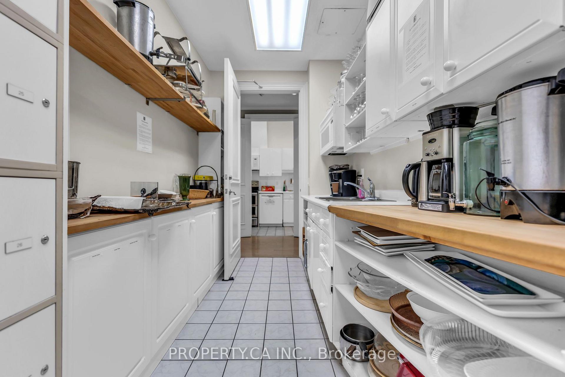 1 Ripley Avenue 517, Toronto Unit: 517