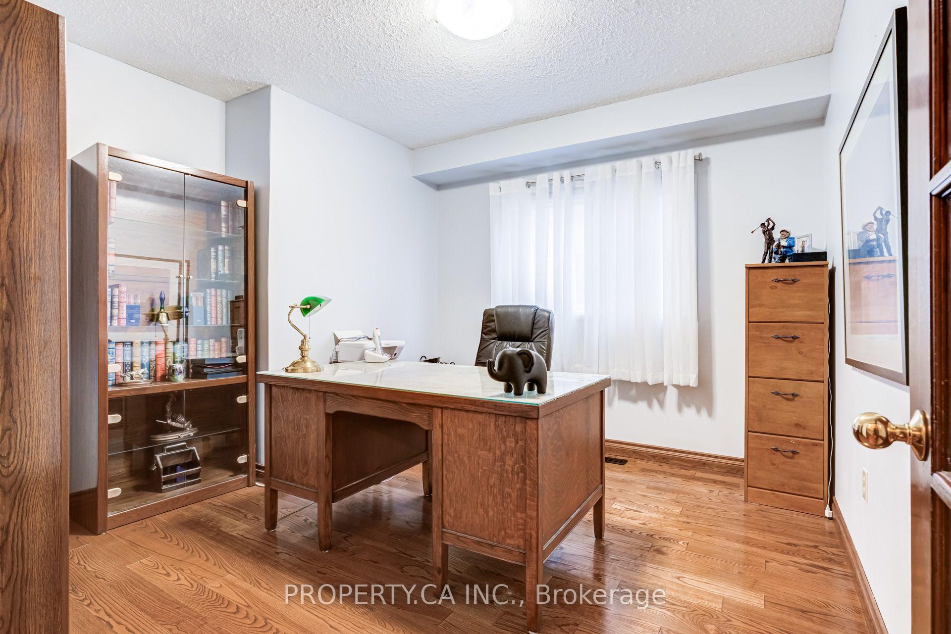 411 Freeman Crescent