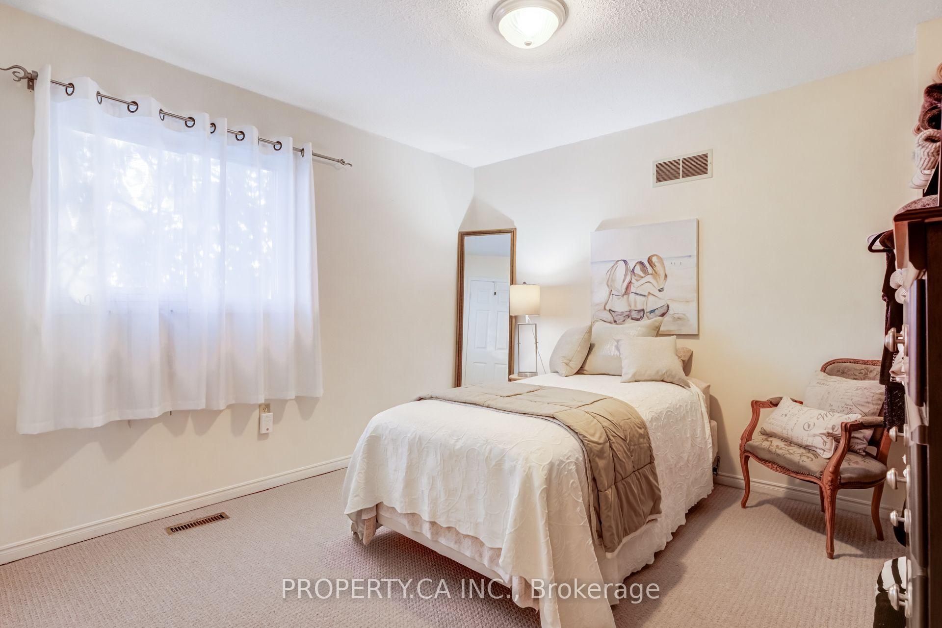 411 Freeman Crescent