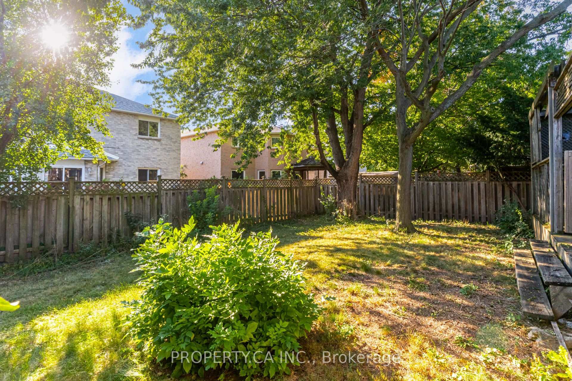 411 Freeman Crescent