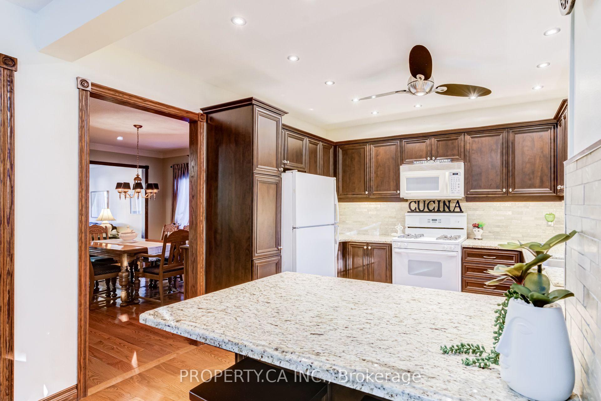 411 Freeman Crescent