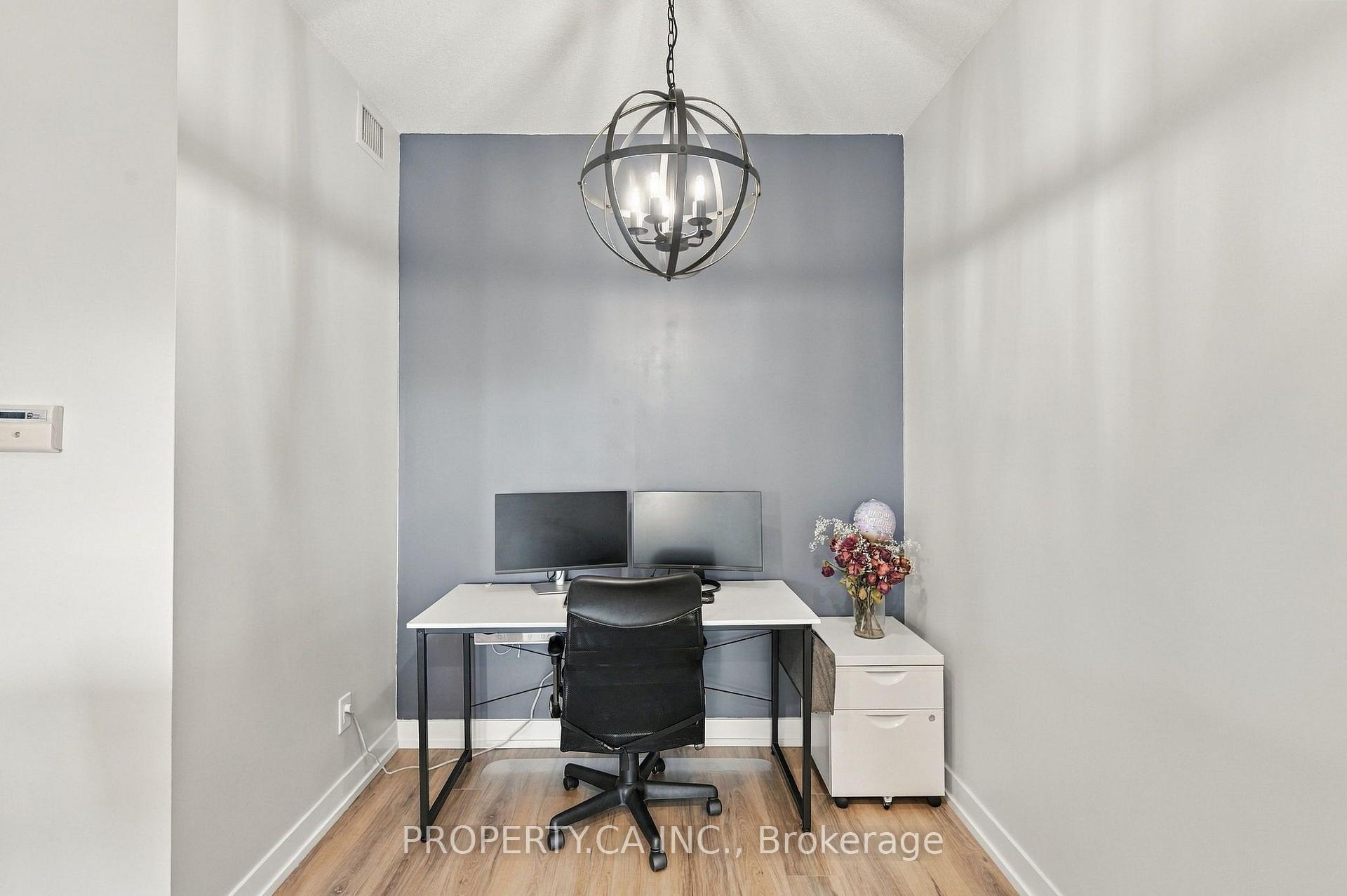 165 Legion Road N 2029, Toronto Unit: 2029