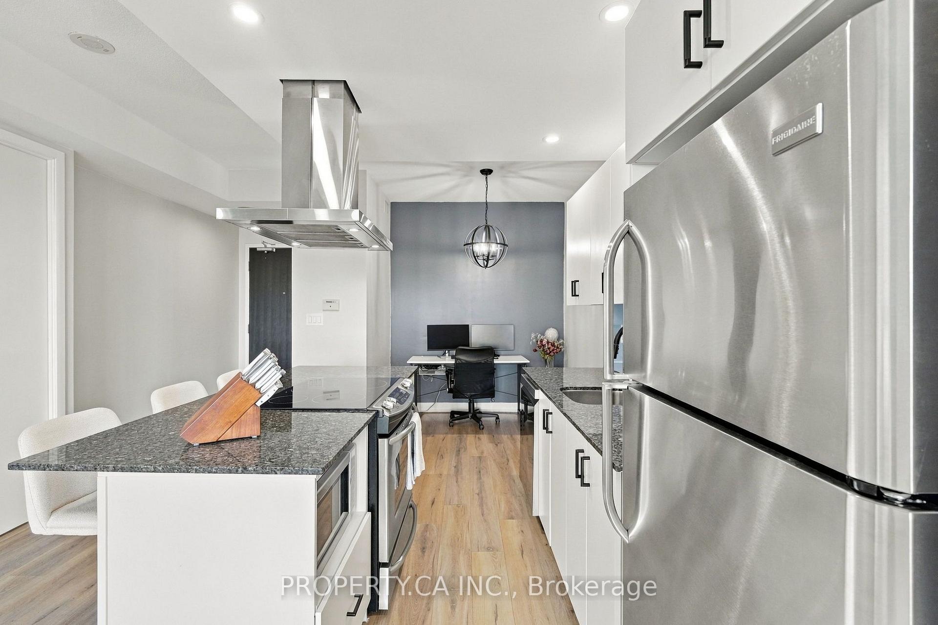 165 Legion Road N 2029, Toronto Unit: 2029