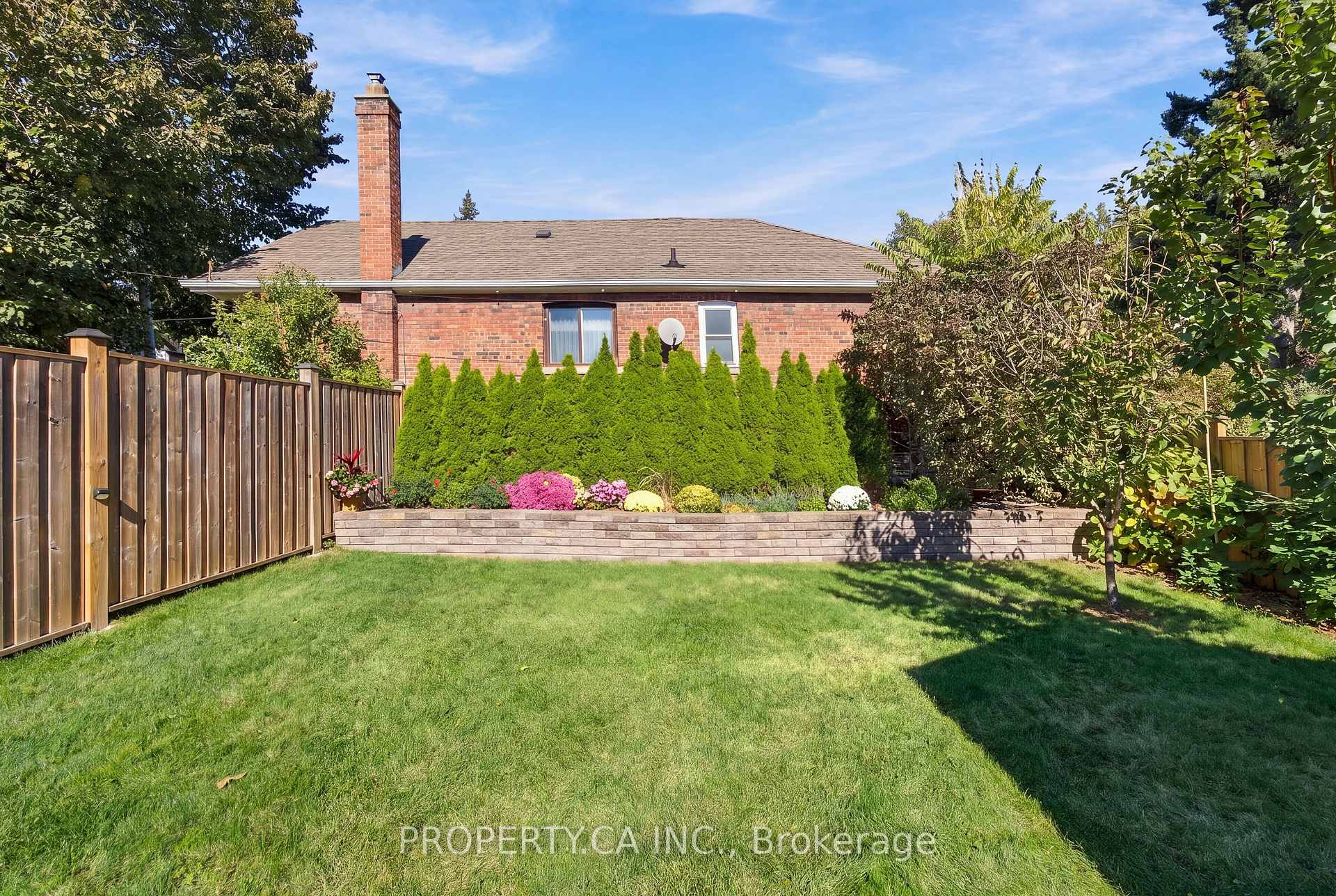 44 Daniels Street, Toronto