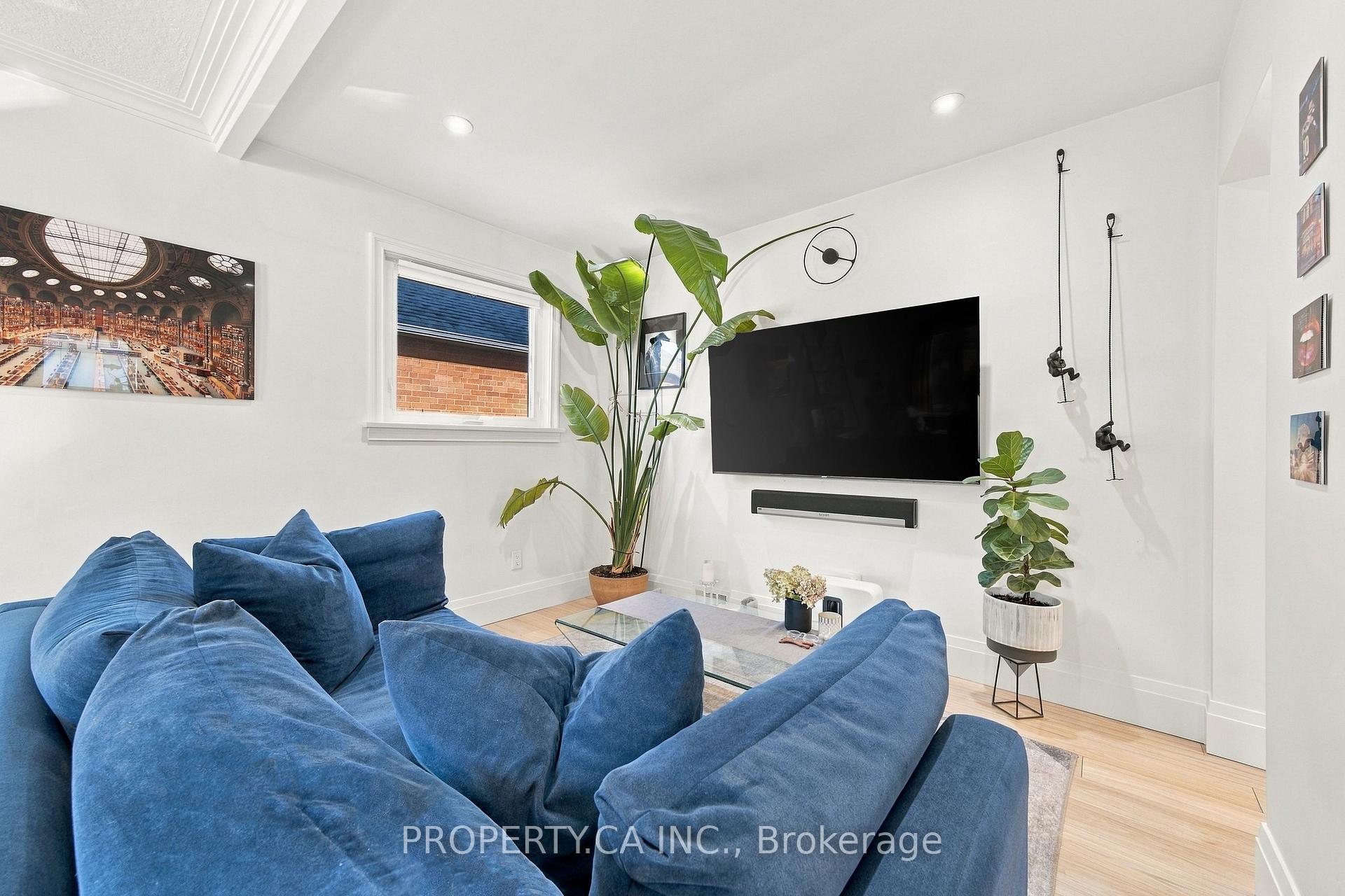 44 Daniels Street, Toronto