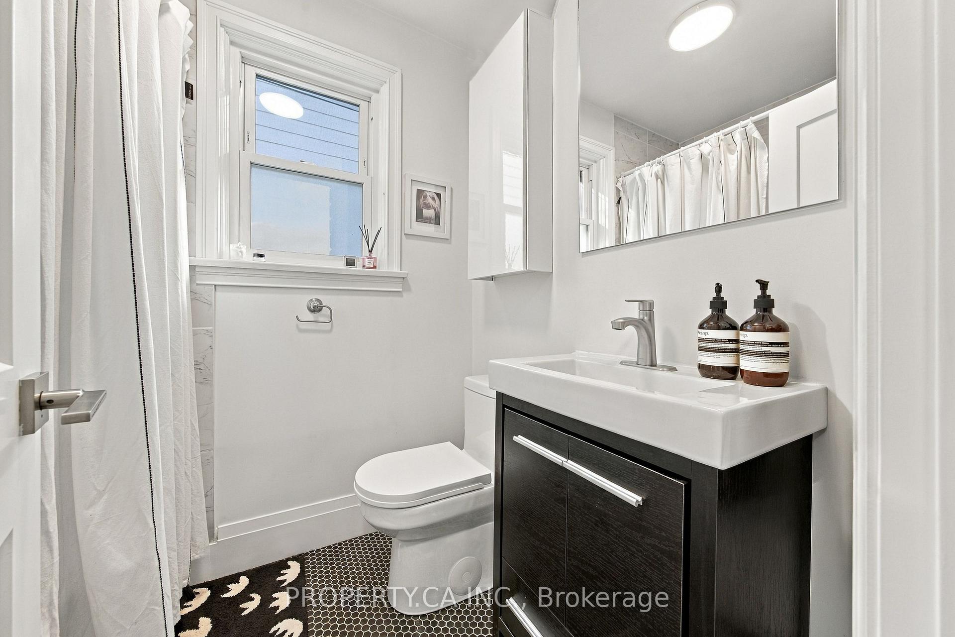 44 Daniels Street, Toronto