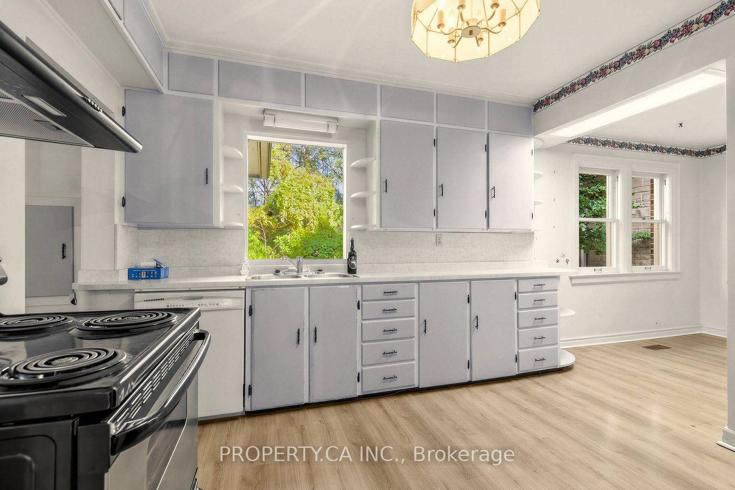 54 Baby Point Road, Toronto