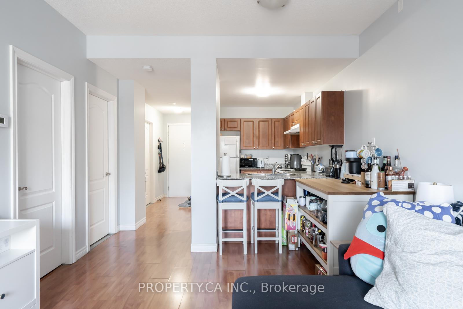 135 James Street S 605