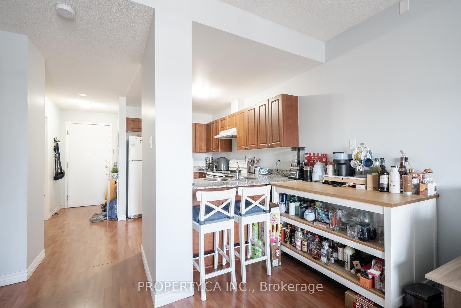 135 James Street S 605