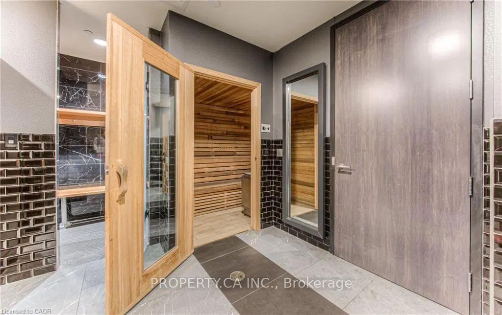 145 Columbia Street W 1001