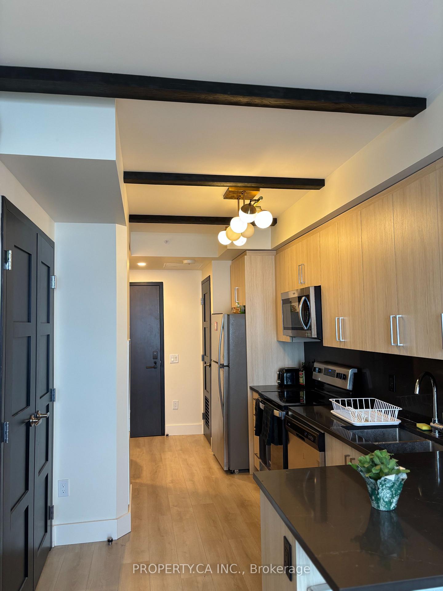 145 Columbia Street W 1001