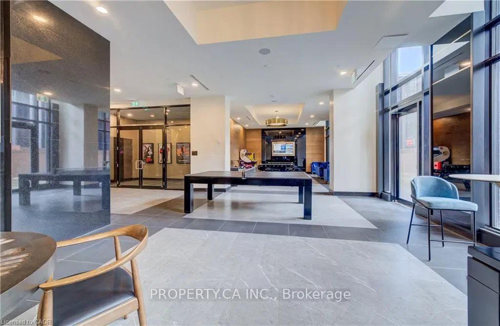 145 Columbia Street W 1001