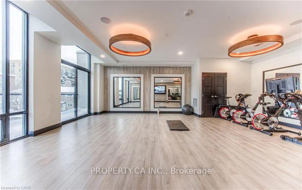 145 Columbia Street W 1001