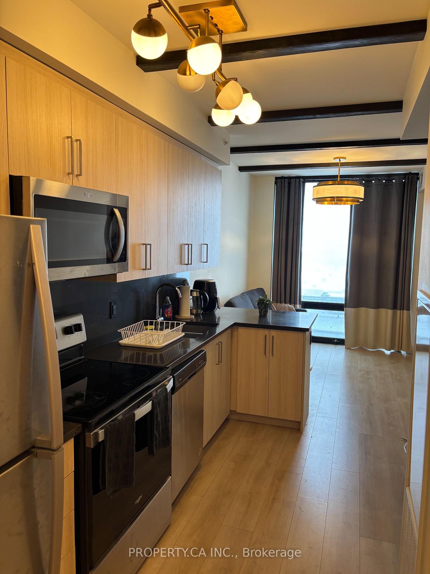 145 Columbia Street W 1001