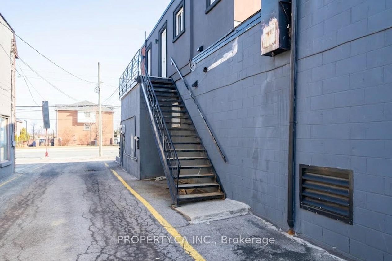 438 8 Highway #2 Upper