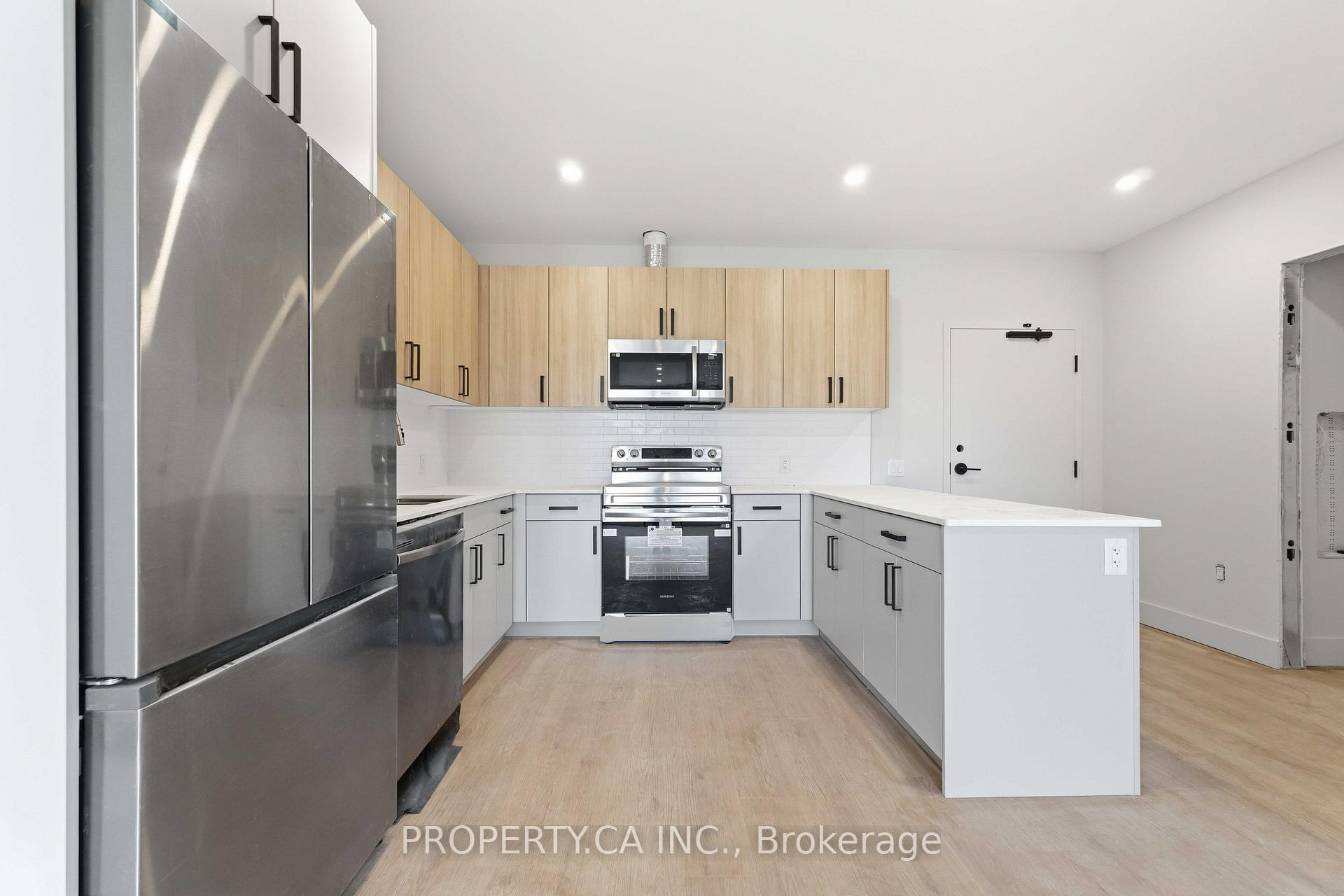 8 Hutt Lane 203