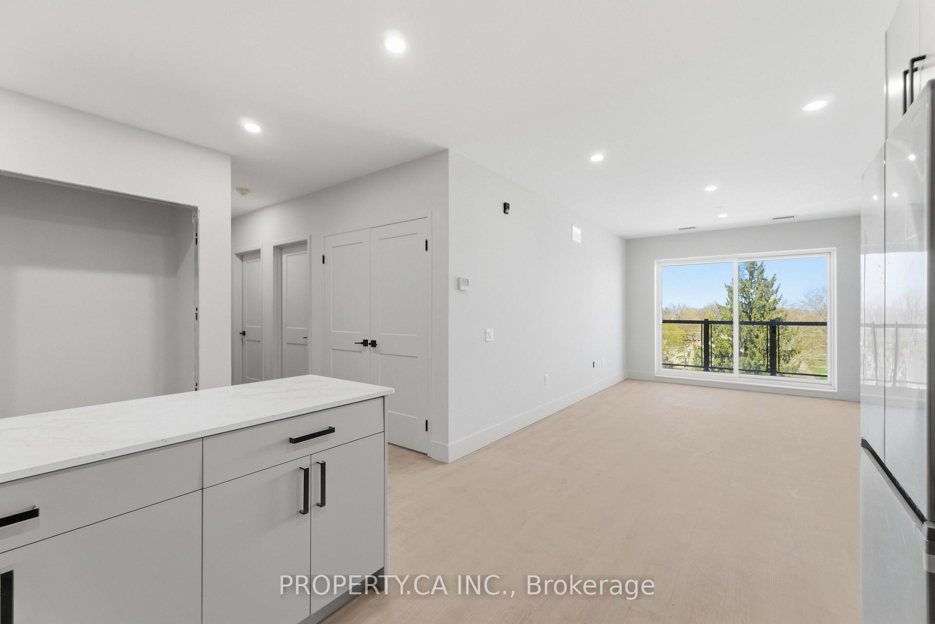 8 Hutt Lane 203