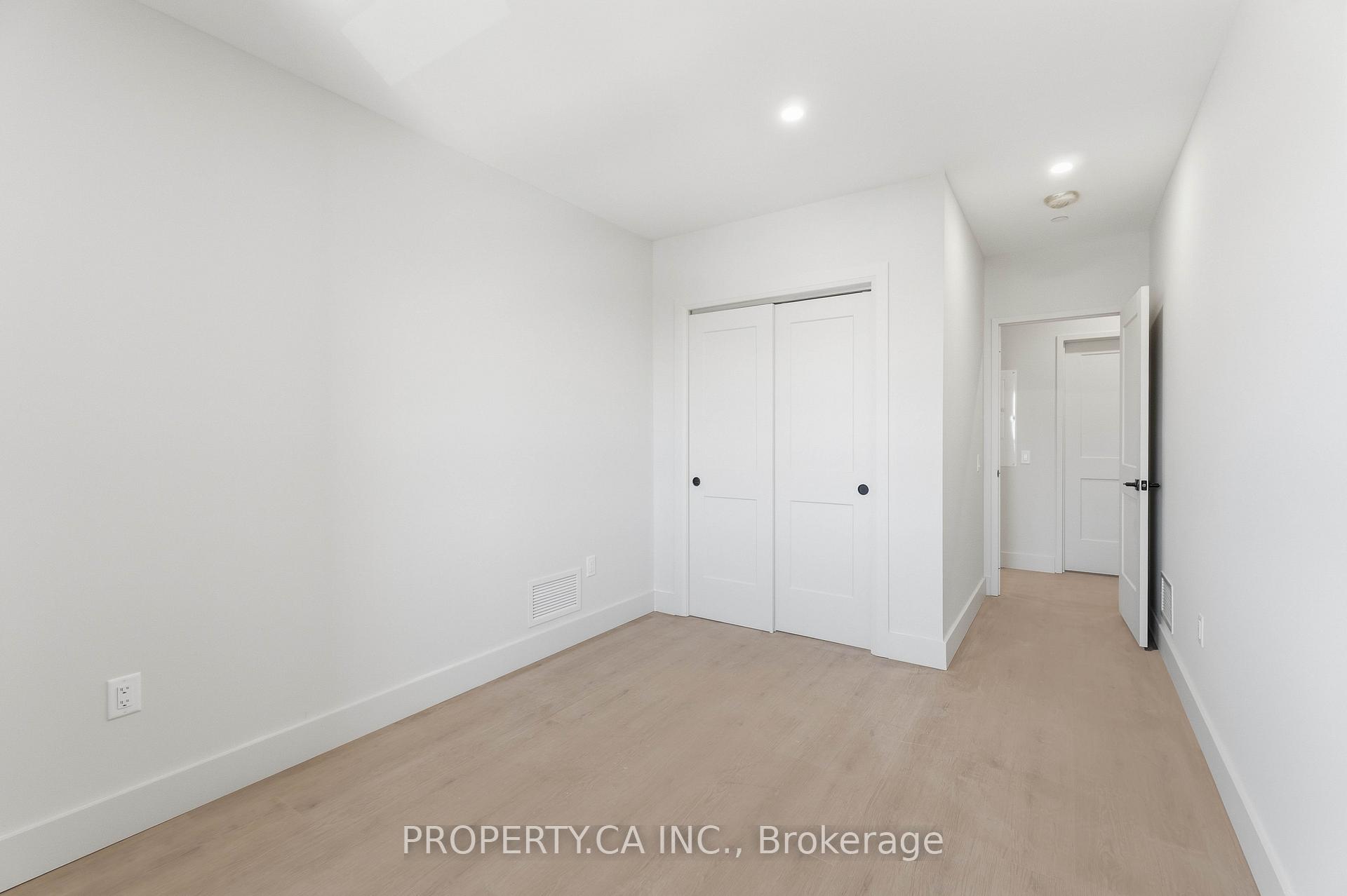 8 Hutt Lane 203