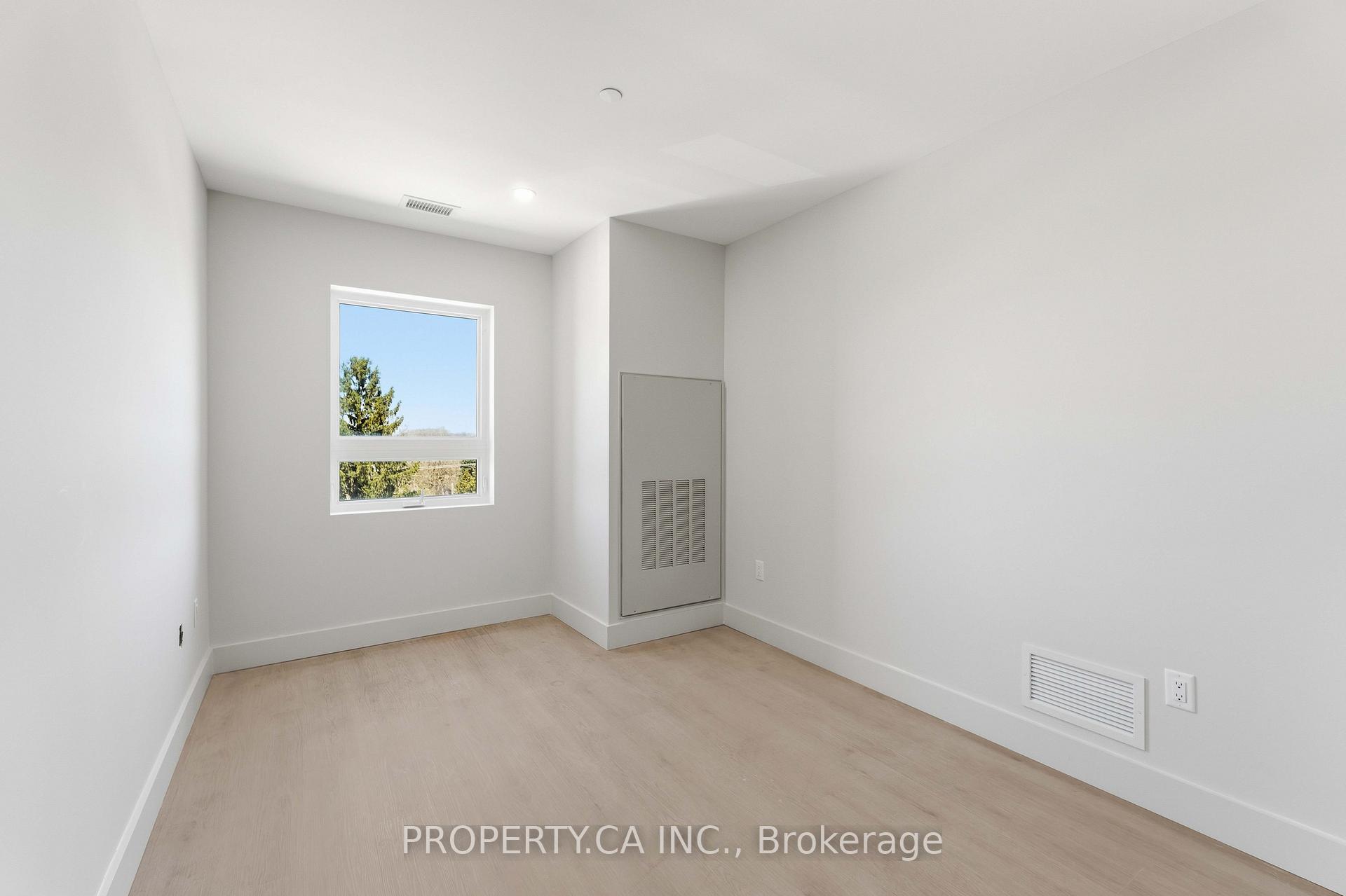8 Hutt Lane 203