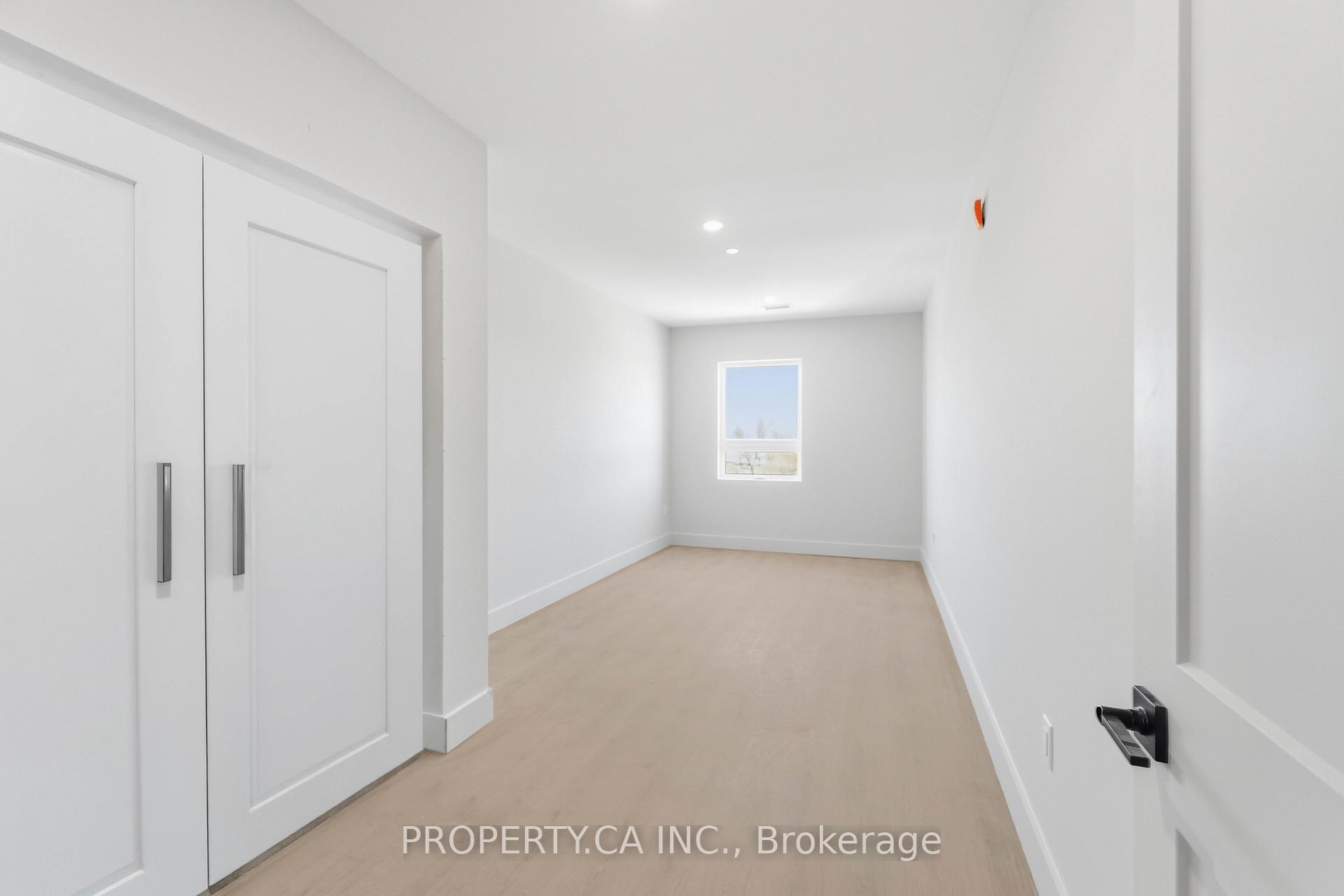 8 Hutt Lane 203