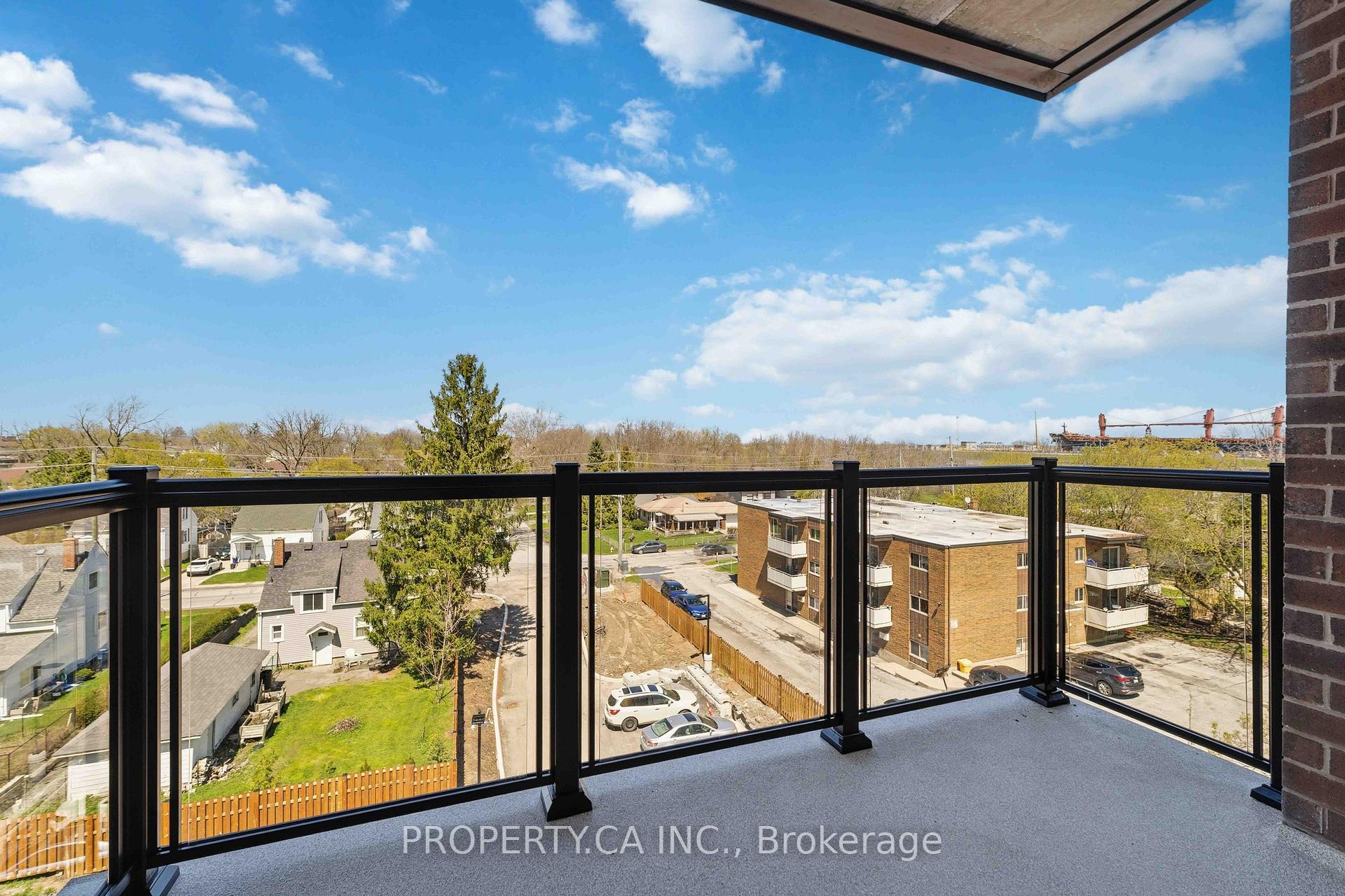 8 Hutt Lane 203