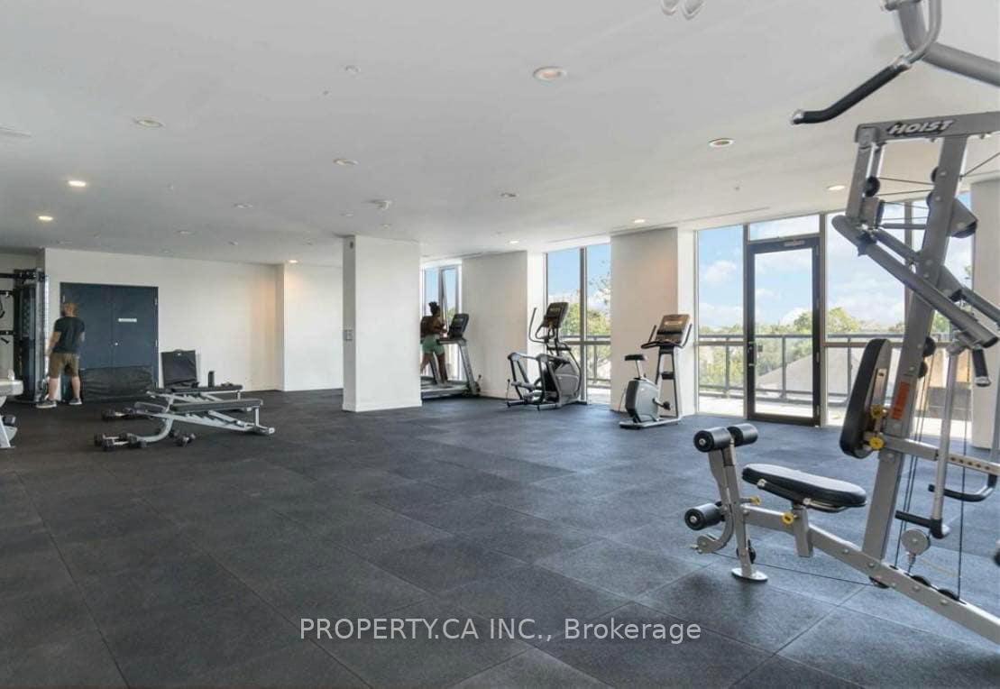 128 King Street N 1009